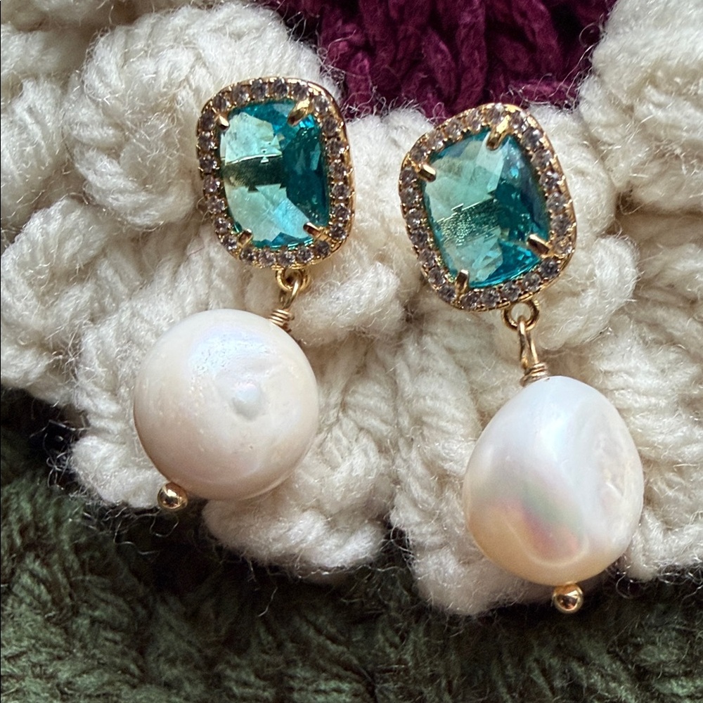 18K gold-plate Blue topaz freshwater pearl drop Earrings